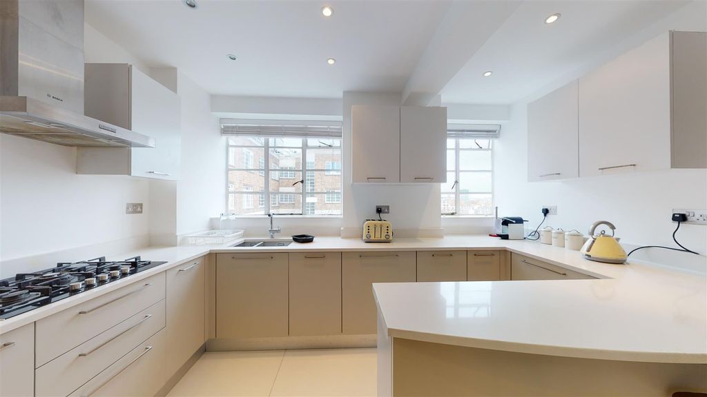 Property photo 3 of 15 Fursecroft-George-Street-London-W1H-06032021_23195