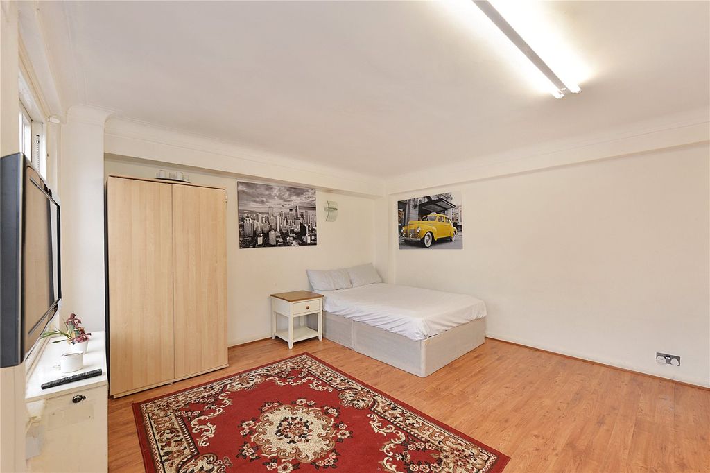 Property photo 3 of 6 Picture No. 02
