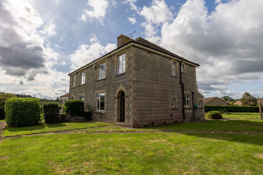 Property photo 3 of 37