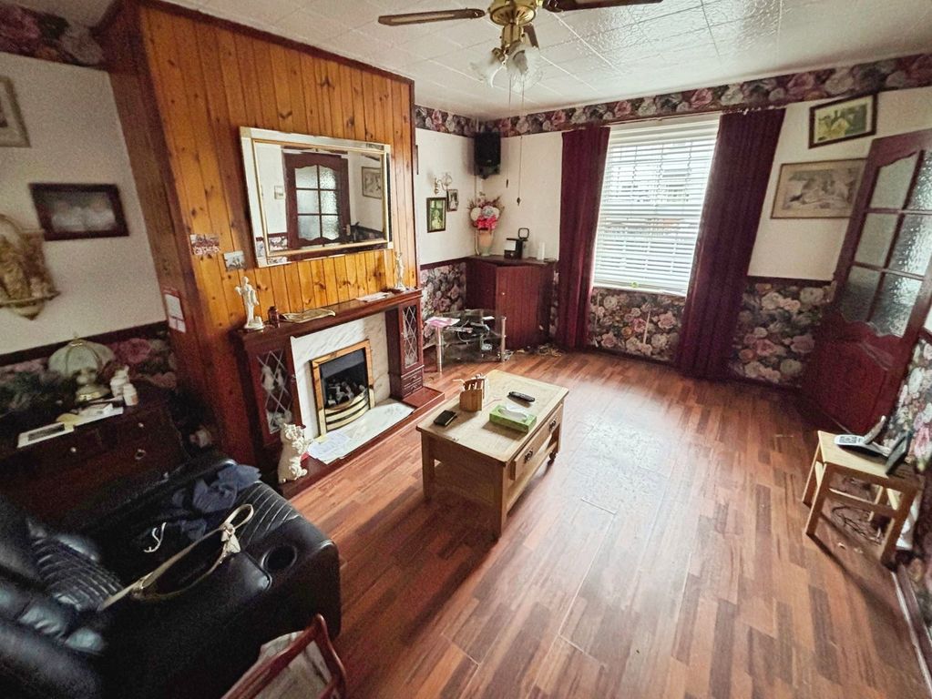 Property photo 3 of 9