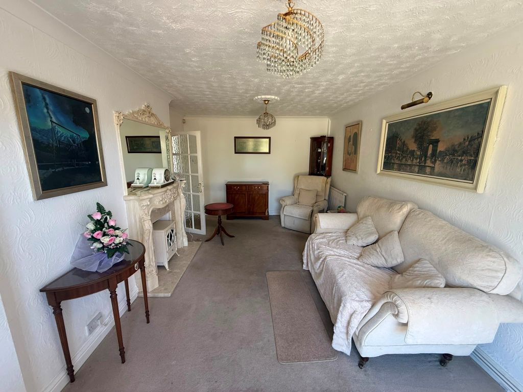 Property photo 2 of 12