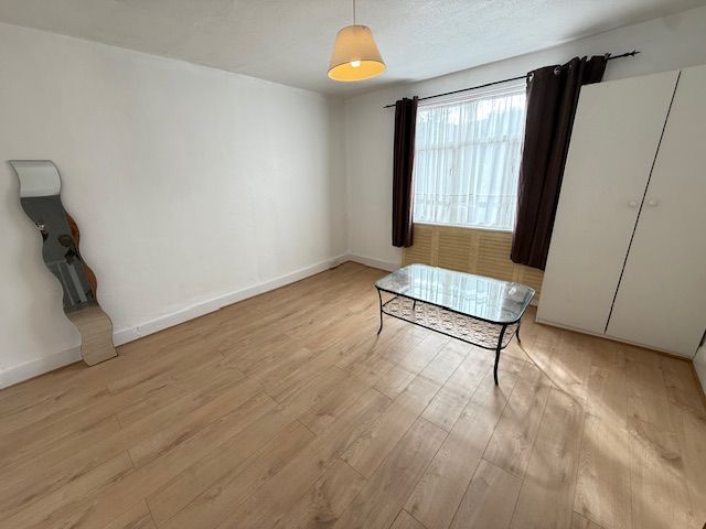 Property photo 2 of 4