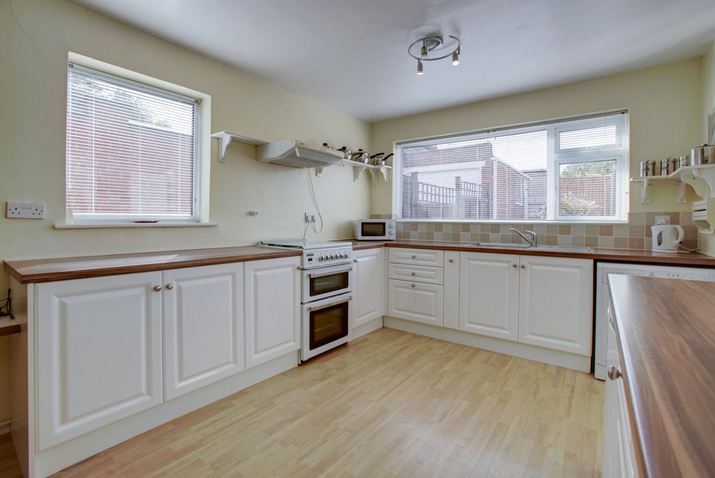 Property photo 3 of 22