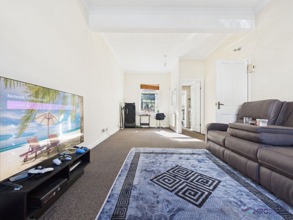 Property photo 3 of 8 Gallery