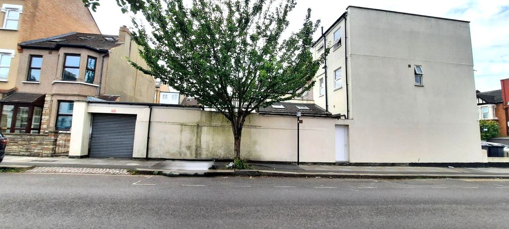 Property photo 3 of 3