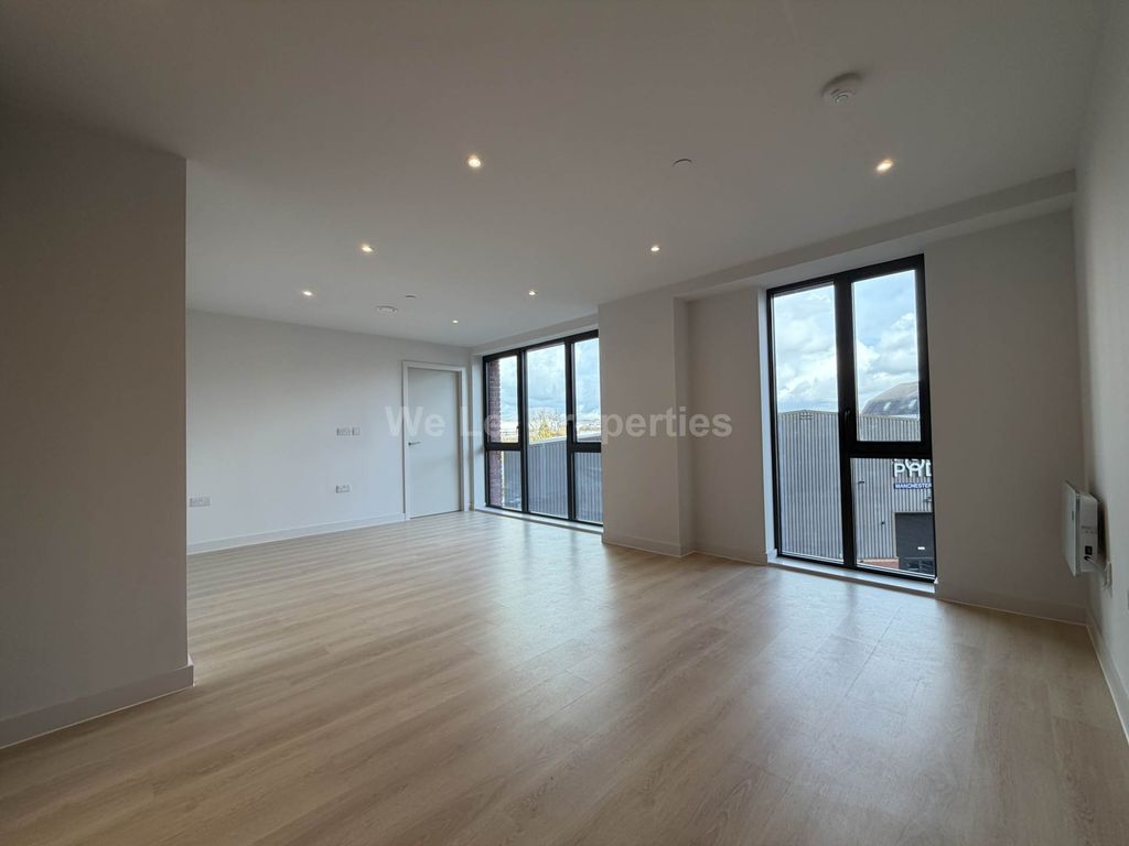 Property photo 3 of 47