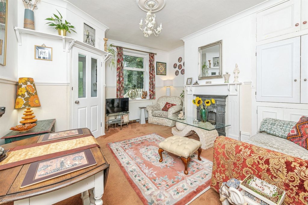 Property photo 2 of 14