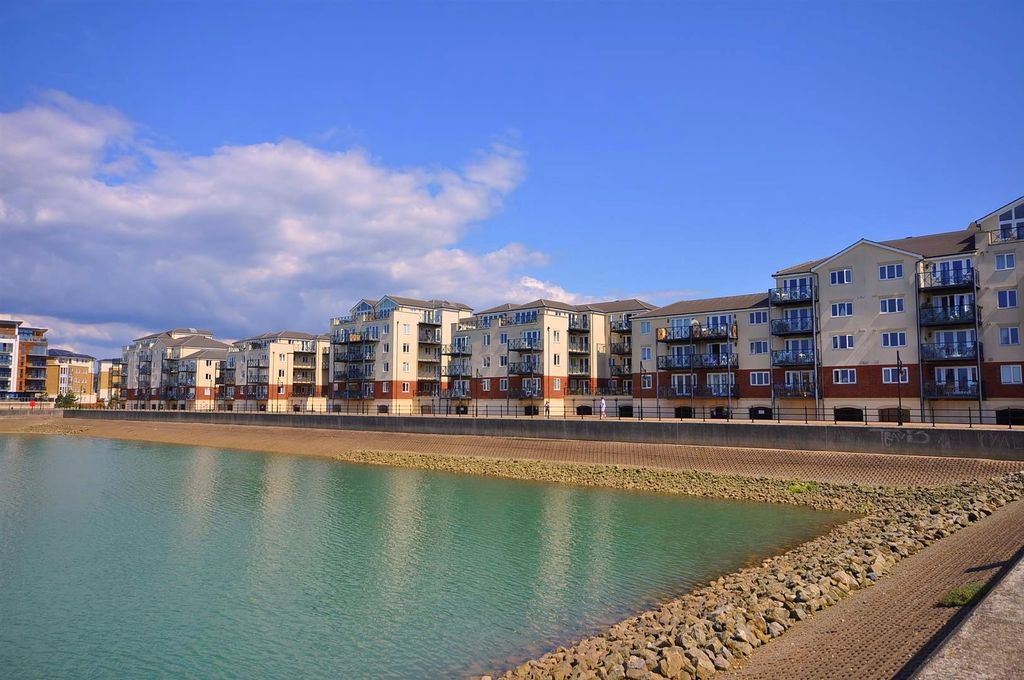 Property photo 1 of 15 Macq1.Jpg