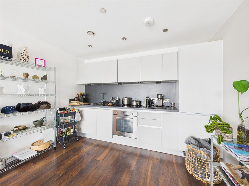 Property photo 2 of 8