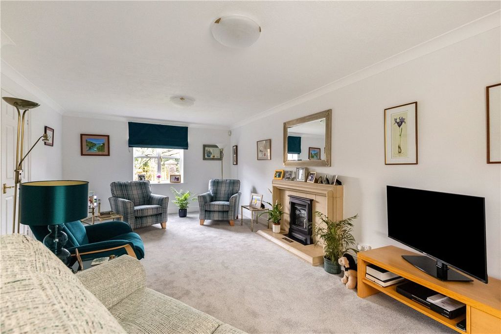 Property photo 2 of 19 Sitting Room