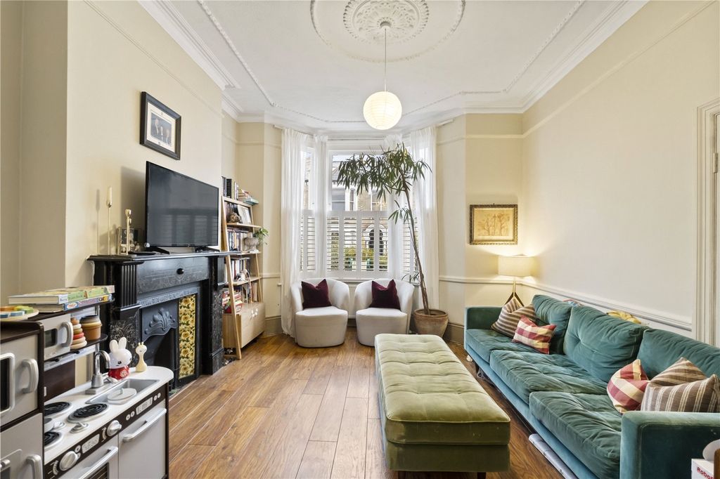 Property photo 1 of 21 Reception