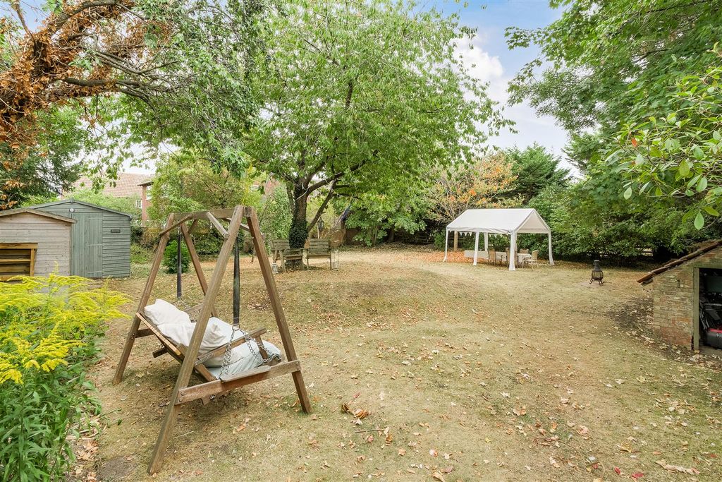 Property photo 3 of 24 Garden Grounds.