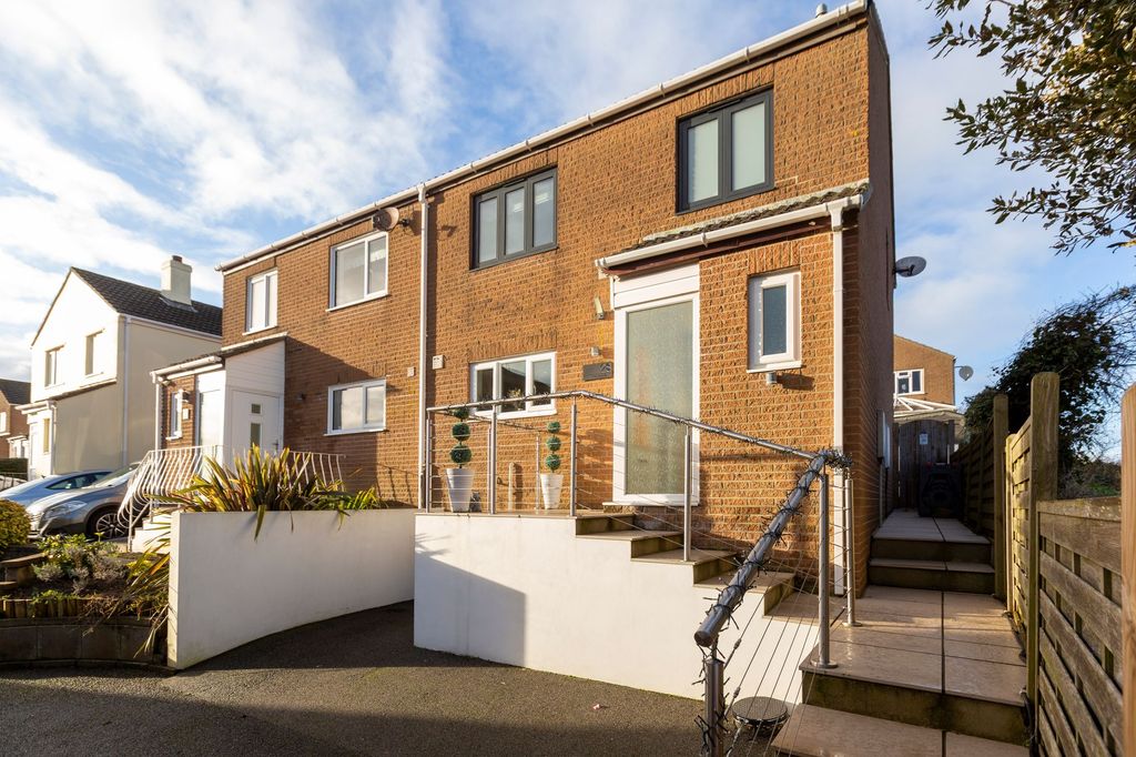 Property photo 1 of 35