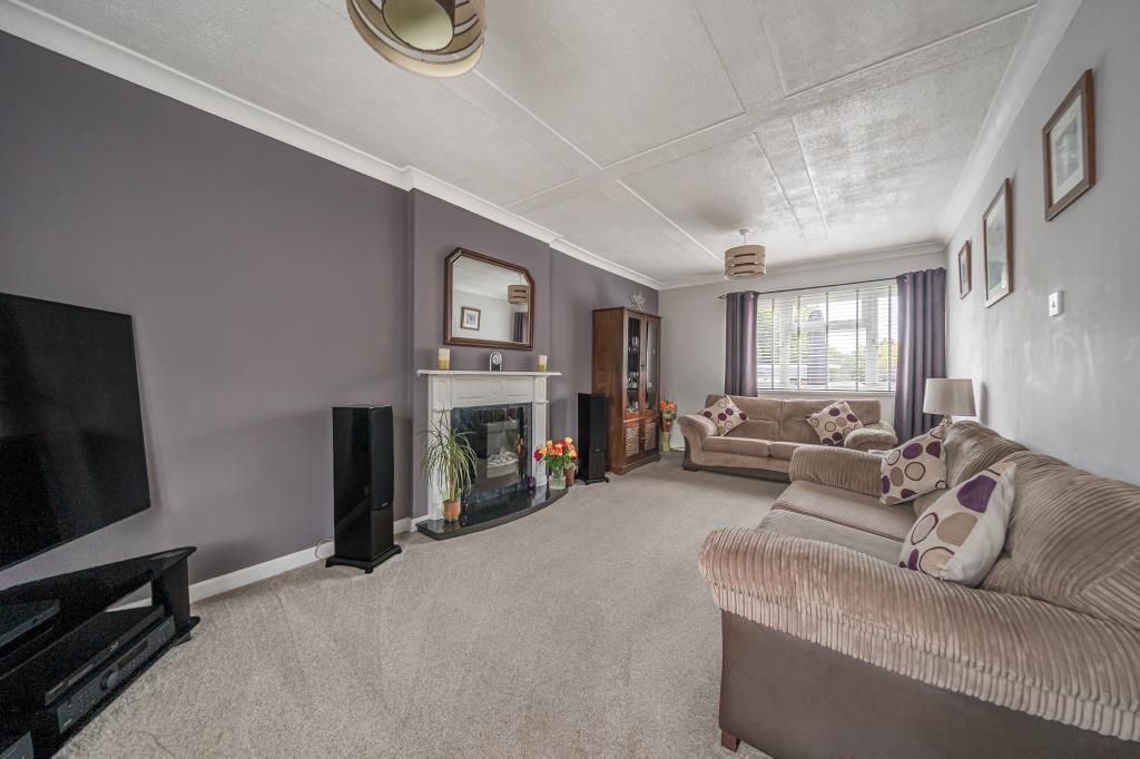 Property photo 3 of 20 Living Room