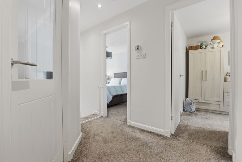 Property photo 3 of 29