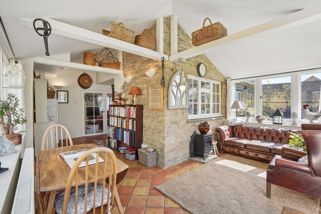 Property photo 2 of 21 Reception