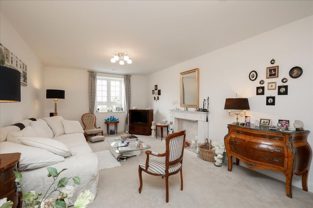 Property photo 3 of 12