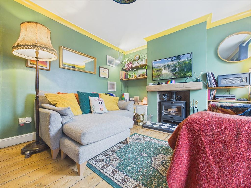 Property photo 2 of 10 Cam01407G0-Pr0151-Still004.Jpg