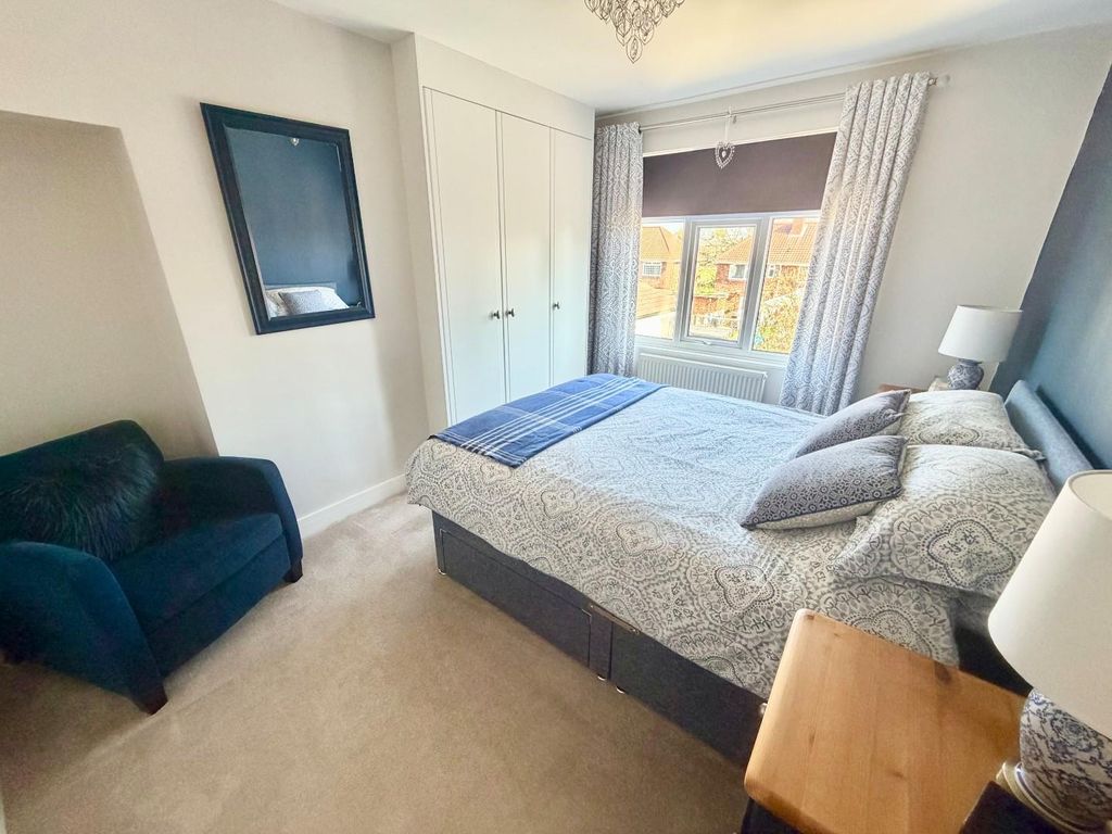 Property photo 2 of 21 Bedroom