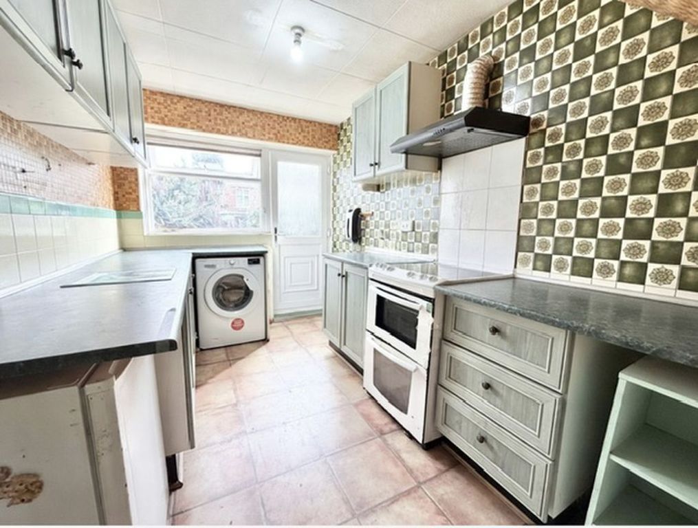 Property photo 2 of 13 Kitchen