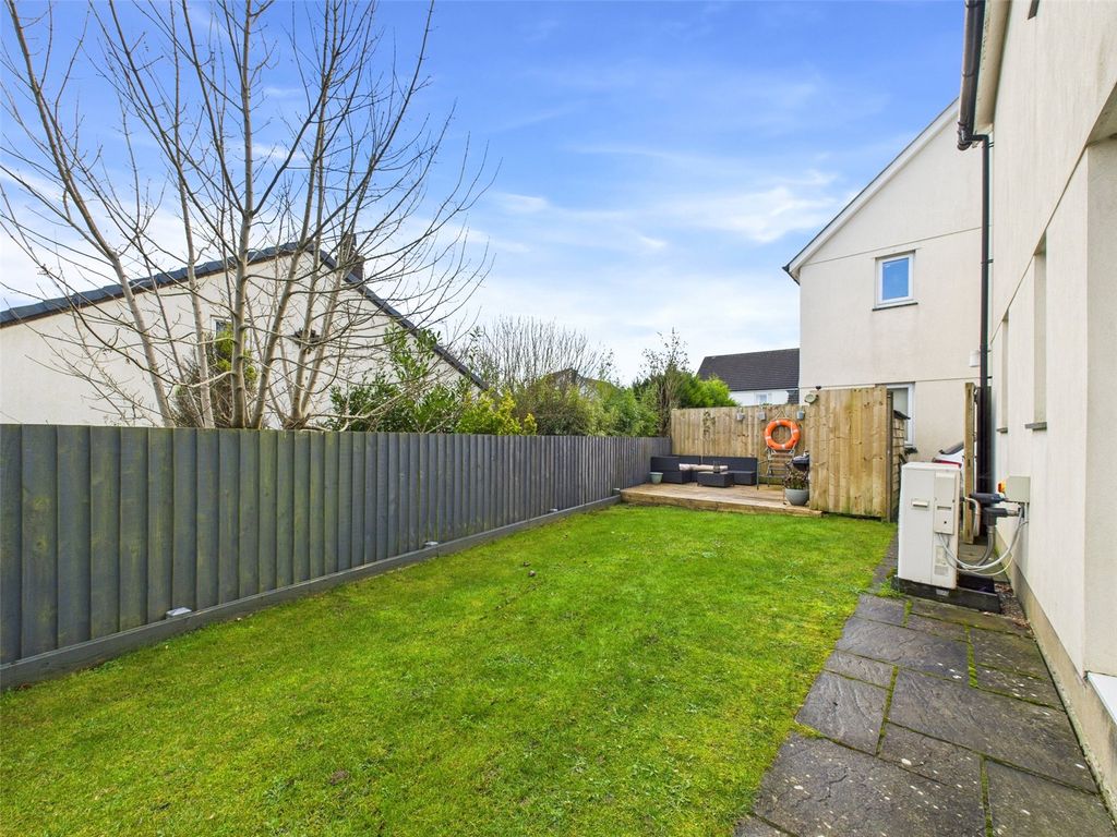 Property photo 2 of 19 Picture No. 25