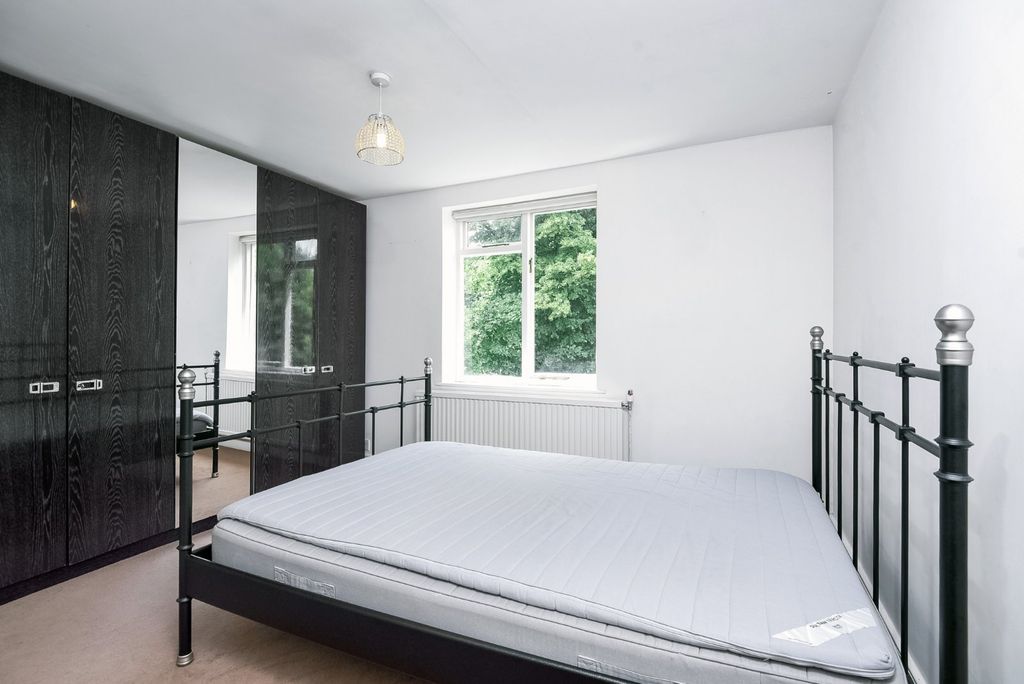 Property photo 2 of 6 Picture No. 18