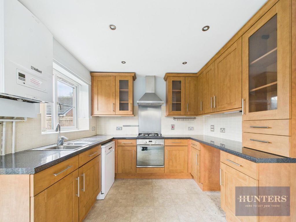 Property photo 3 of 19 Kitchen / Dining Room