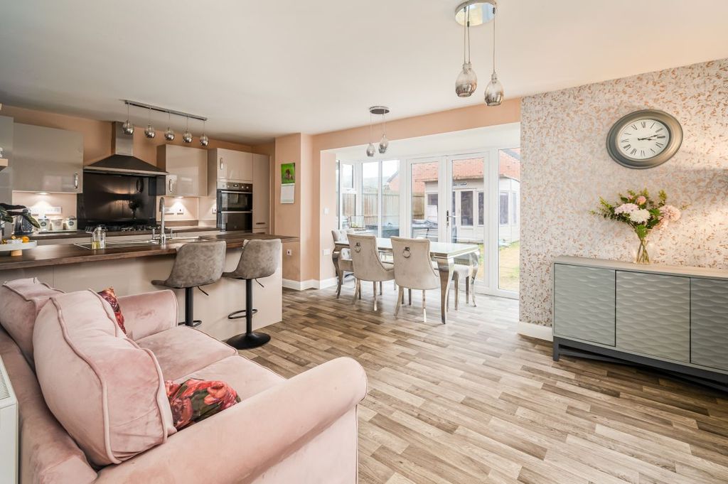 Property photo 2 of 29