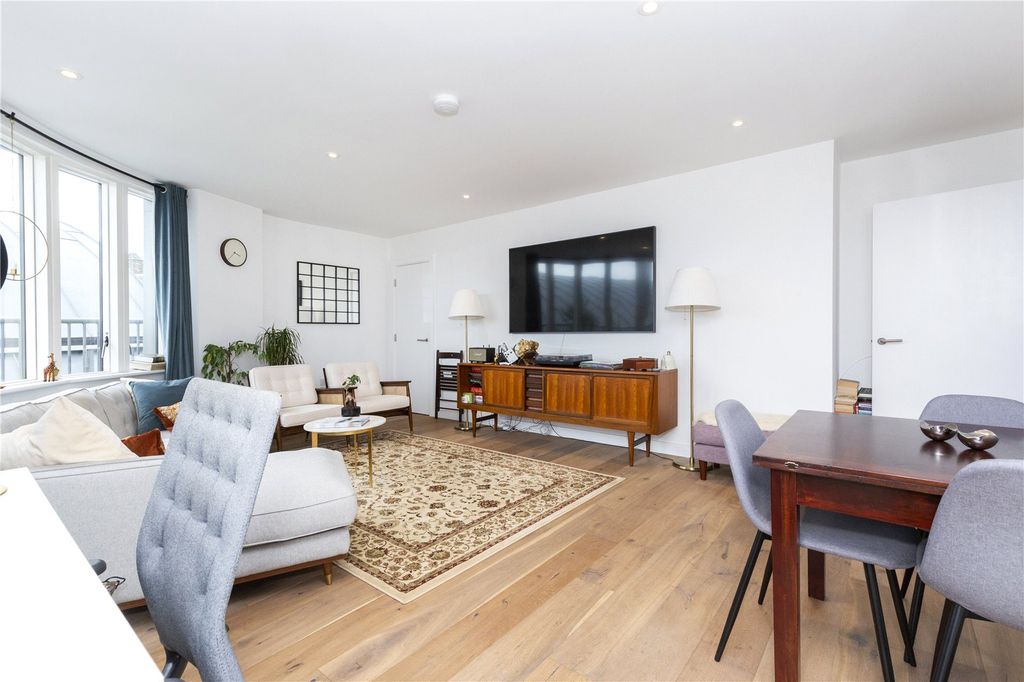 Property photo 1 of 14 Reception