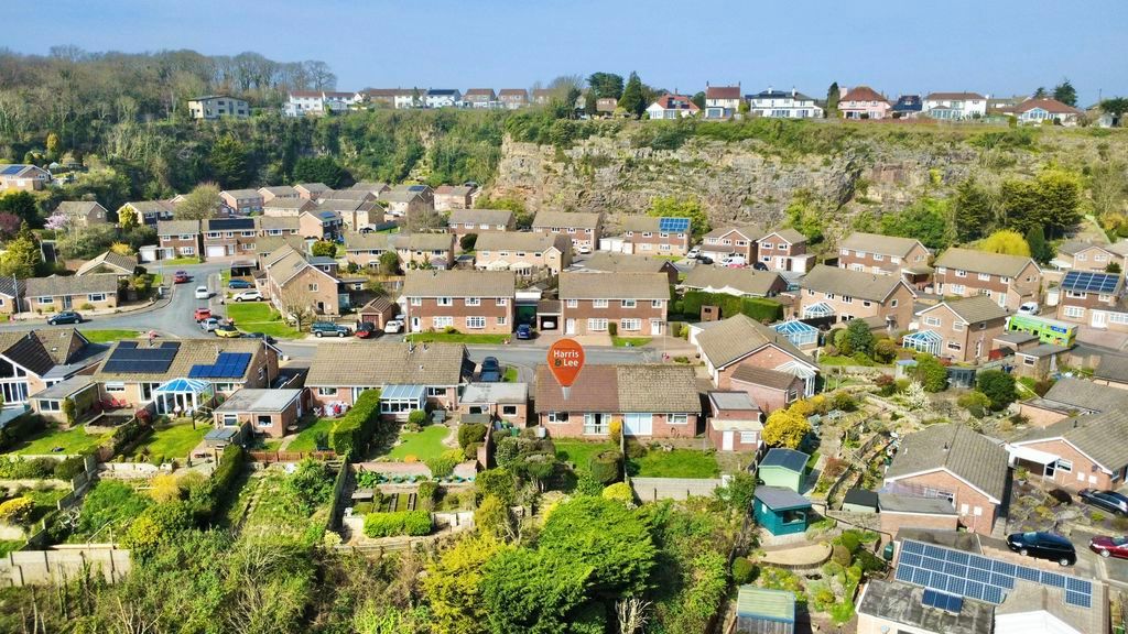 Property photo 2 of 18 Setting