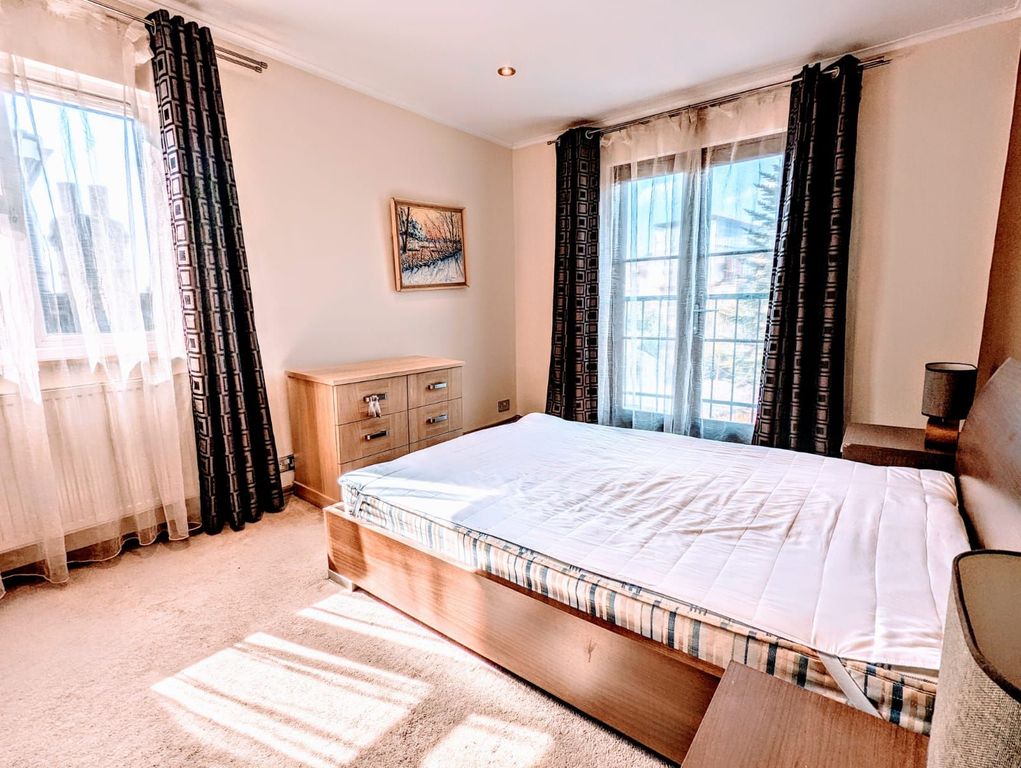 Property photo 3 of 5