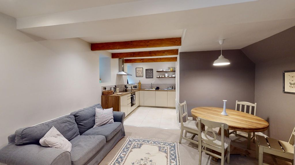 Property photo 3 of 19 Gainsborough-Ct-08072023_142334.Jpg