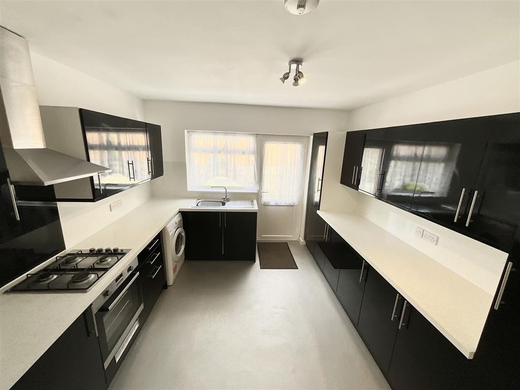 Property photo 2 of 12 Kitchen