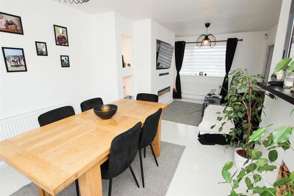 Property photo 3 of 14 Open Plan Living/Dining Room