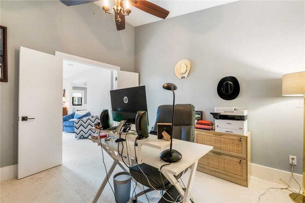 Property photo 2 of 11 <Alttext/>