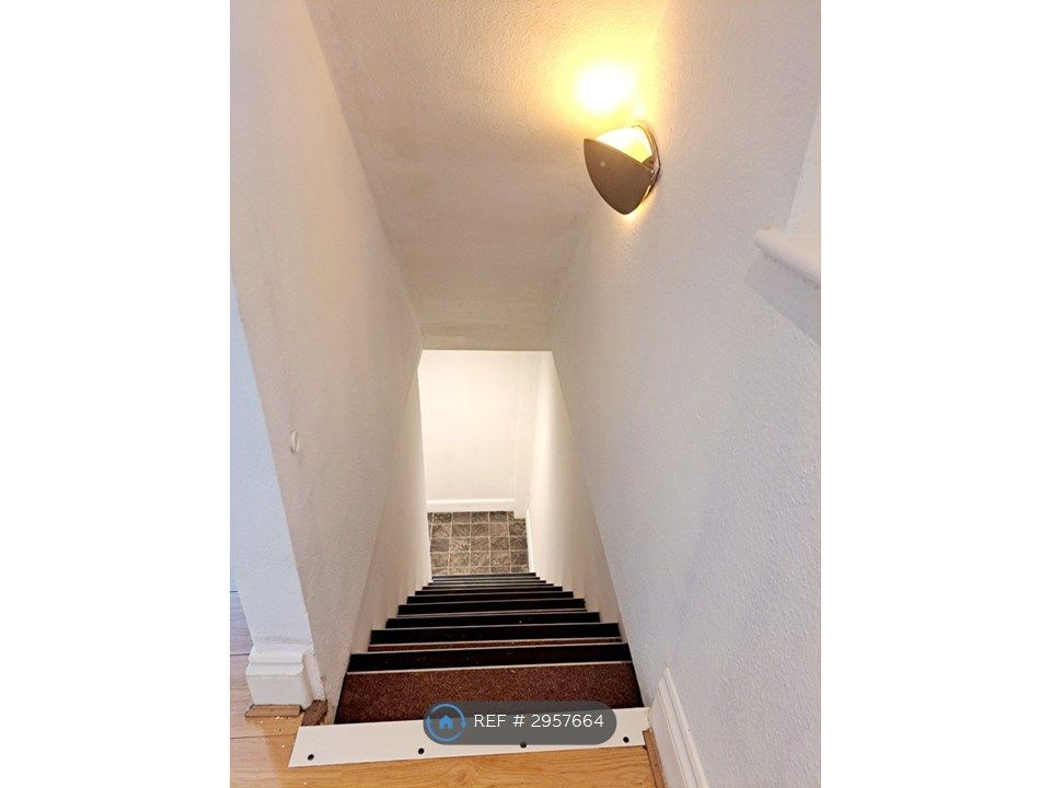 Property photo 3 of 25