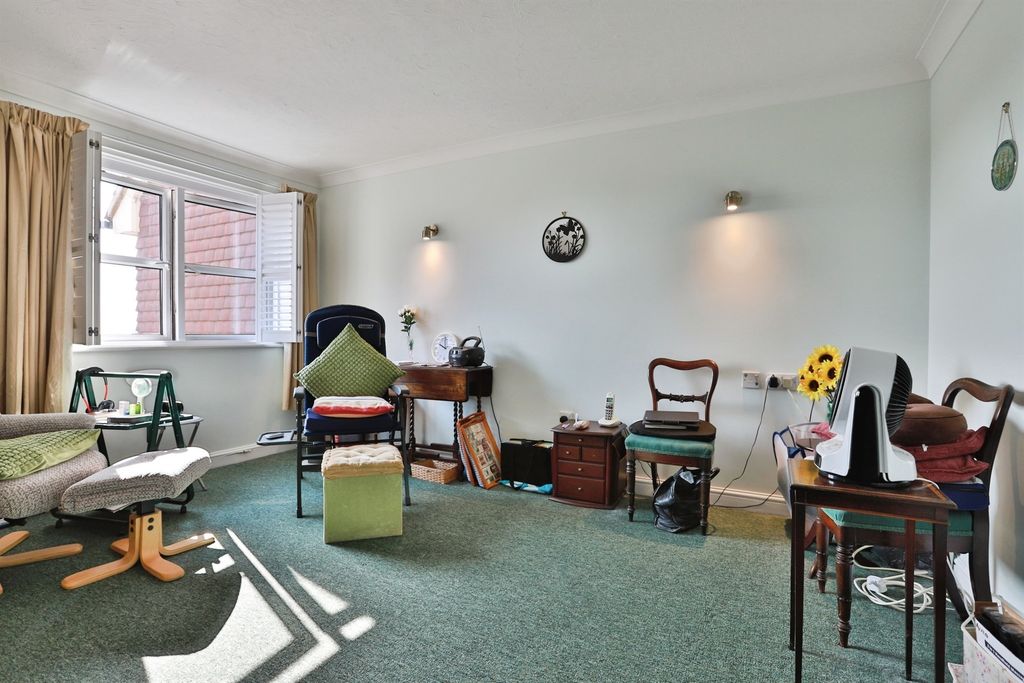 Property photo 3 of 14