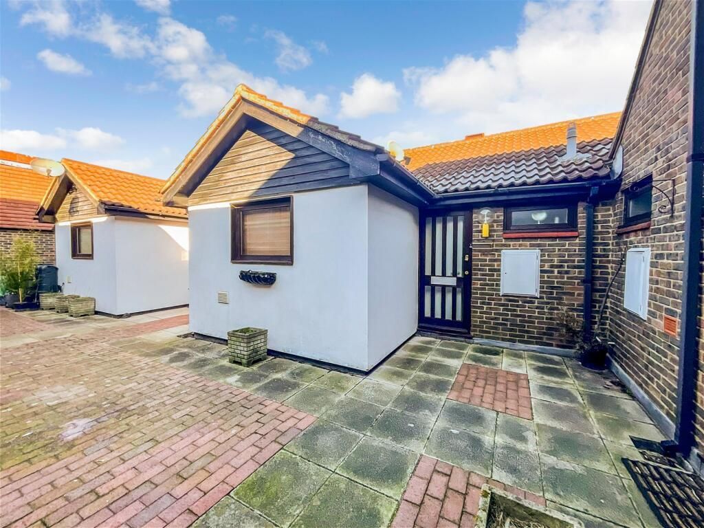 Property photo 1 of 6 Exterior