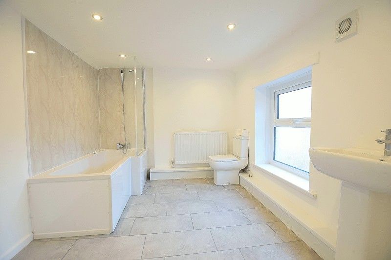 Property photo 3 of 13 Family Bathroom