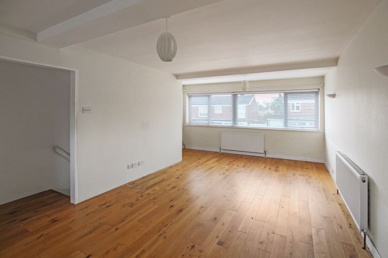 Property photo 2 of 11 Photo 8