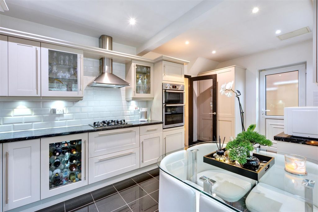 Property photo 3 of 32 Kitchen_4.Jpeg