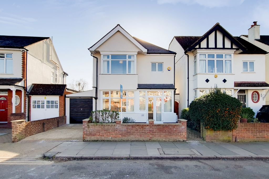 Property photo 1 of 17