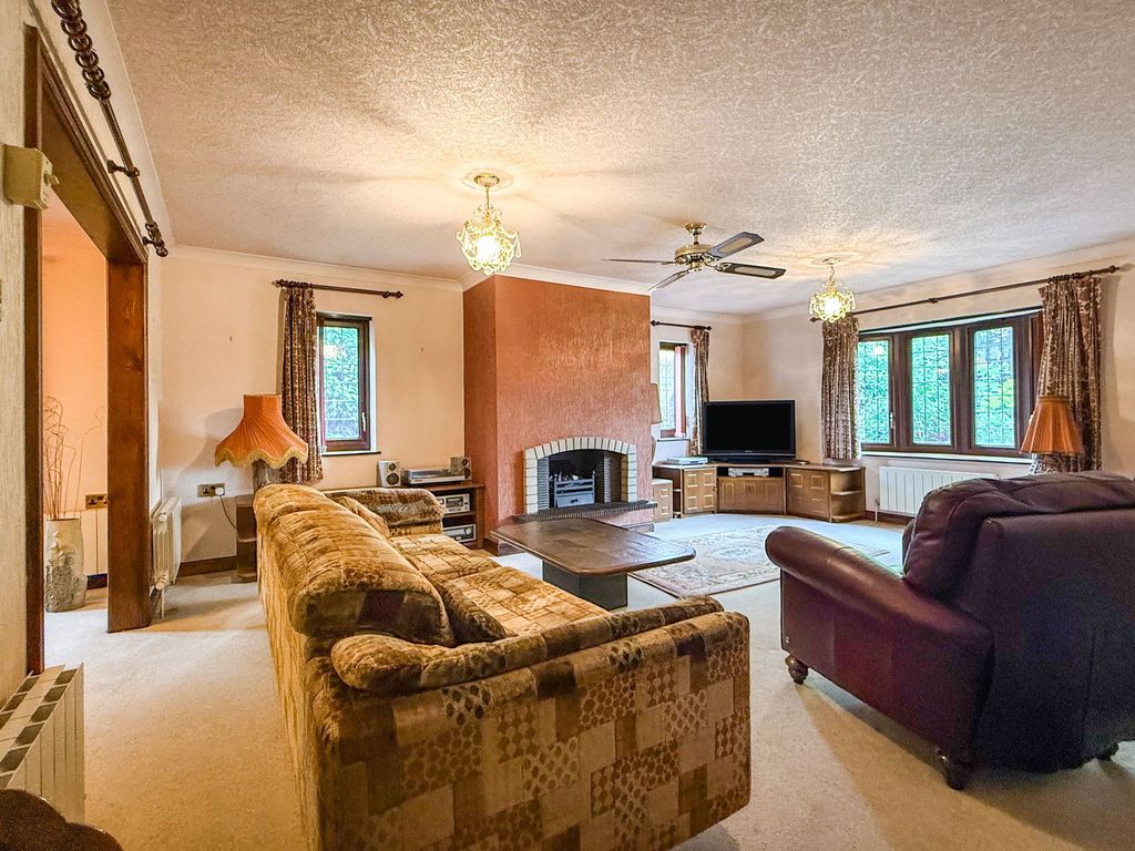 Property photo 2 of 20