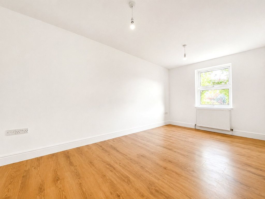 Property photo 3 of 6 Picture No. 07