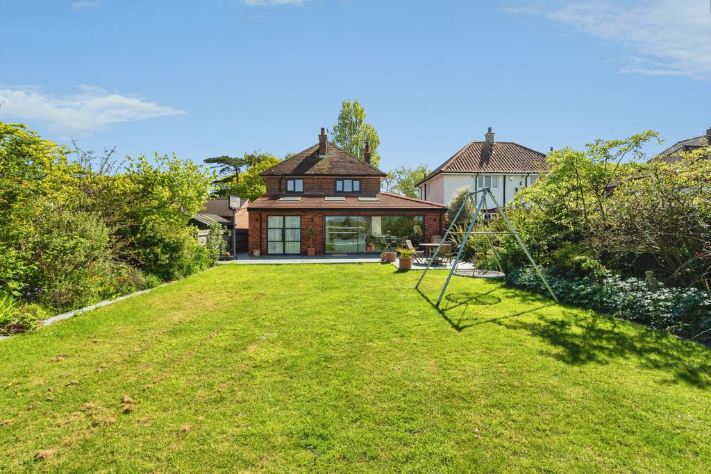 Property photo 3 of 20 Garden