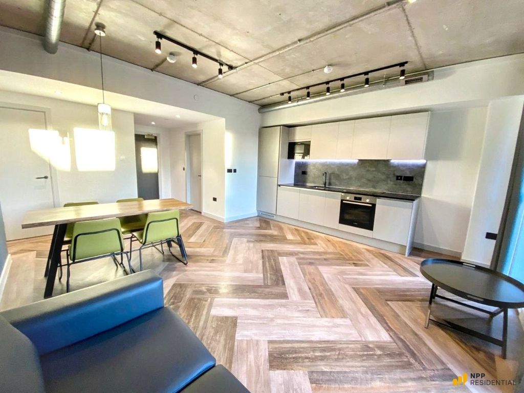 Property photo 2 of 37