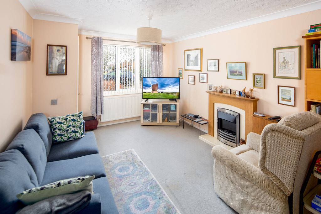 Property photo 3 of 19 Lounge Diner