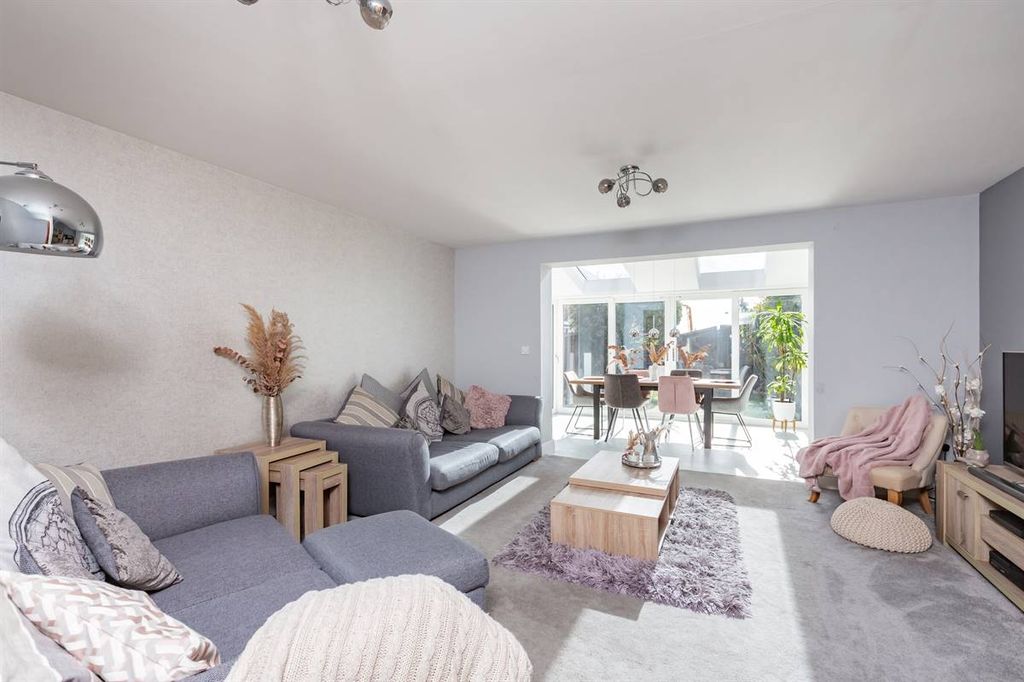 Property photo 3 of 21