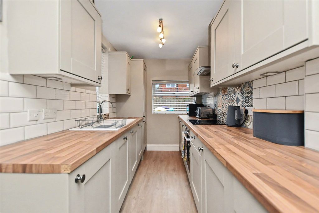 Property photo 3 of 19 Picture No. 12