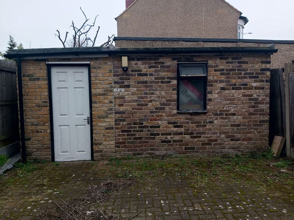 Property photo 1 of 4